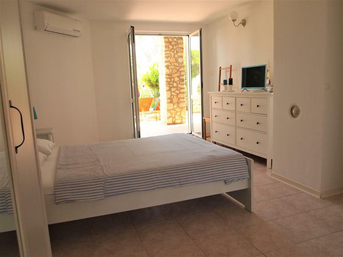 Studio Apartment Branko Novalja Exterior photo